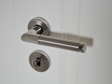 Bien installer un ensemble de porte : Découvrez tous nos conseils