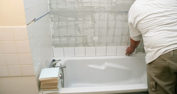 Les méthodes pour réussir à  poser du carrelage dans une salle de bain