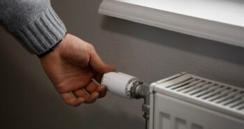 Du sol au plafond _ pourquoi les architectes adorent les radiateurs verticaux